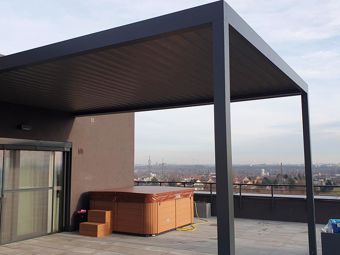 Pergola bioclimatica ARTOSI: massimo comfort in terrazza o in giardino