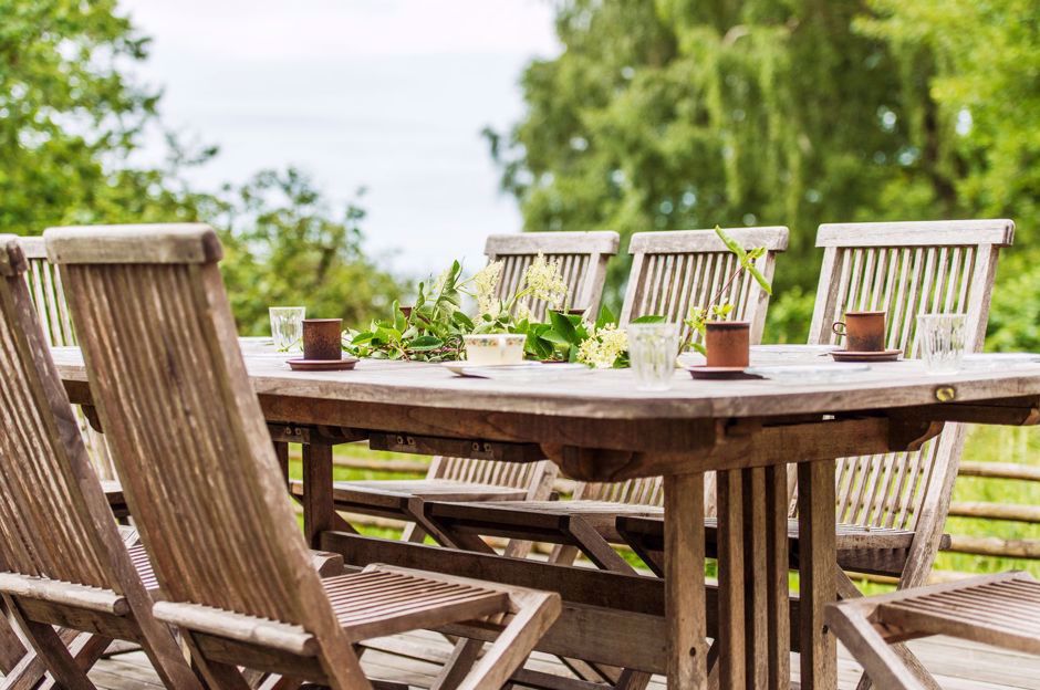 Come scegliere i mobili da giardino per la pergola?