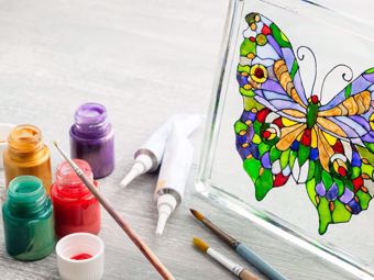 Pittura su vetro: consiglio per i momenti di creatività con i bambini