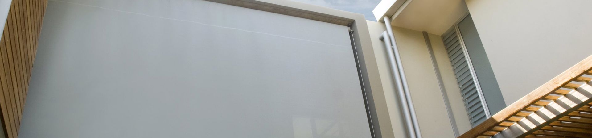 Il consiglio della settimana: Le tende a rullo schermanti consentono di arieggiare anche se sono abbassate.