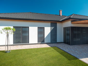 Come riconoscere una veneziana da esterno di alta qualità: attenzione ai dettagli e ai materiali