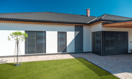 Come riconoscere una veneziana da esterno di alta qualità: attenzione ai dettagli e ai materiali