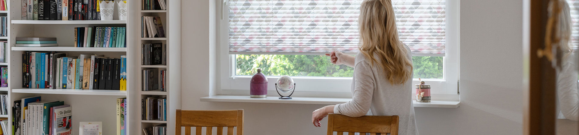 Schermature per ambienti interni: Confronto tra tende a rullo, veneziane e tende plissettate