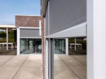 Come proteggere al meglio il balcone o la veranda dai raggi solari?