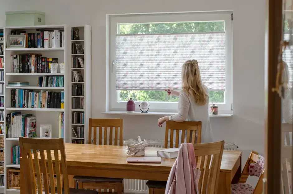 Tende plissettate: una soluzione elegante e pratica per ogni ambiente